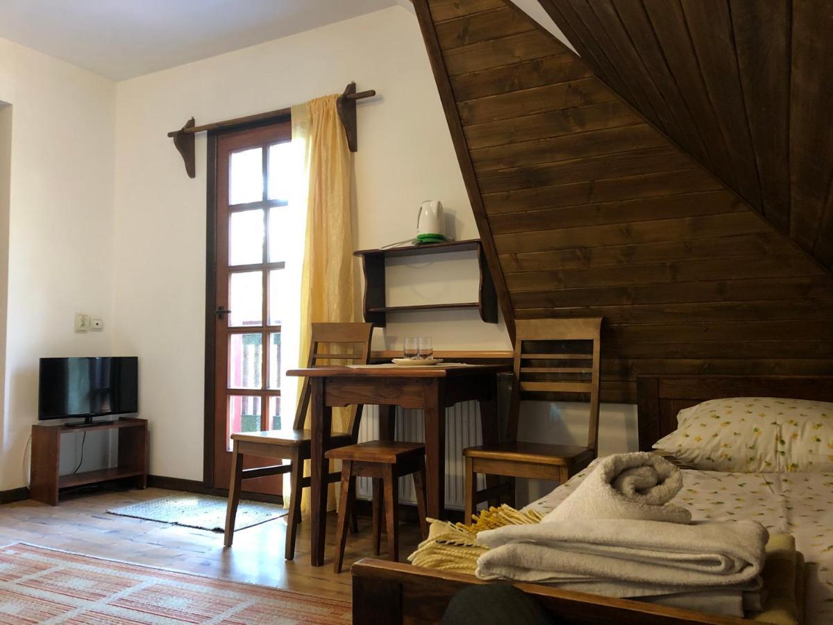 Gosciniec Pod Smrekami Bed & Breakfast Czorsztyn Exterior photo