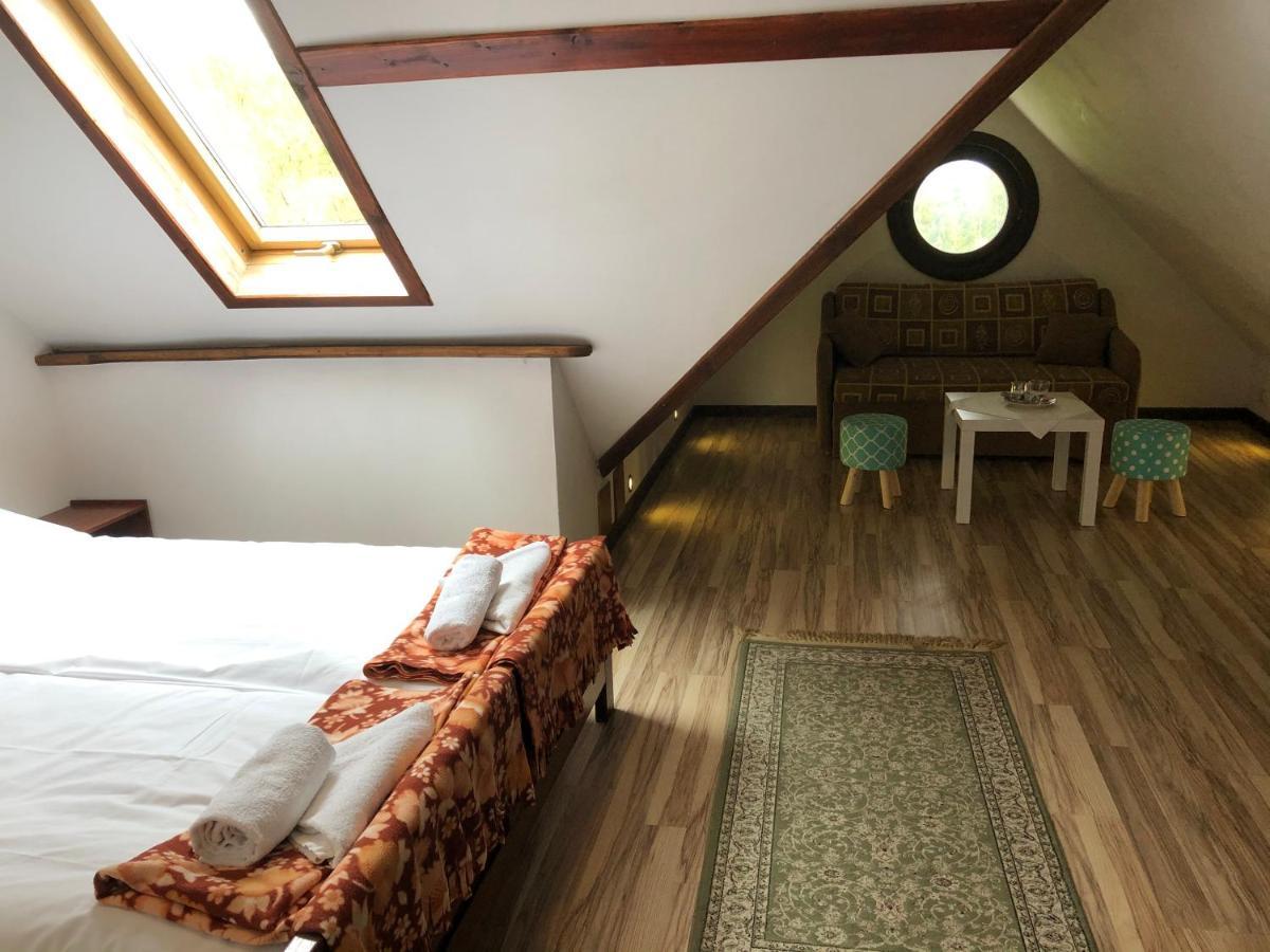 Gosciniec Pod Smrekami Bed & Breakfast Czorsztyn Exterior photo